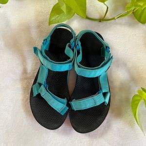 Teva Women’s Original Universal Sandals size 6